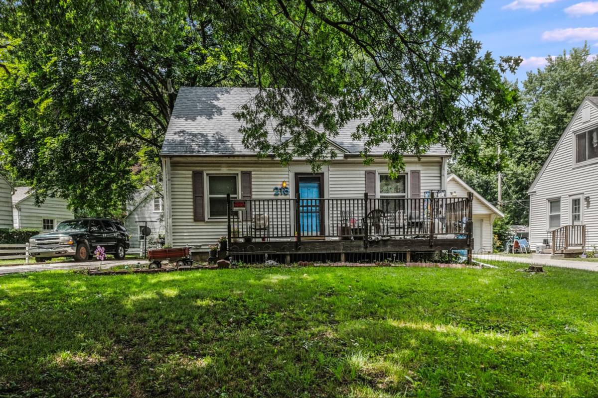 House for rent at 218 Arcadia Dr, Champaign, IL 61821