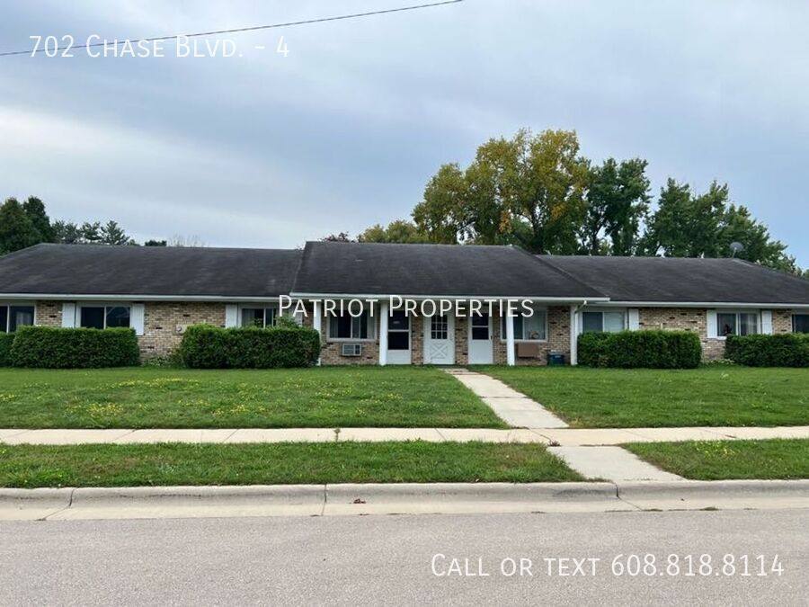 Apartment for rent at 702 Chase Blvd #4, Sun Prairie, WI 53590