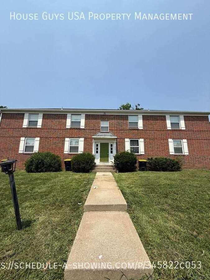 Apartment for rent at 8608 Countryshire Lane #1, Kansas City, MO 64138