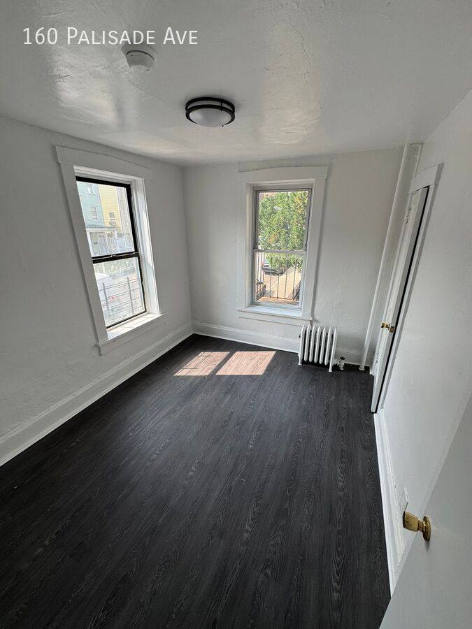 Apartment for rent at 160 Palisade Ave, Yonkers, NY 10701