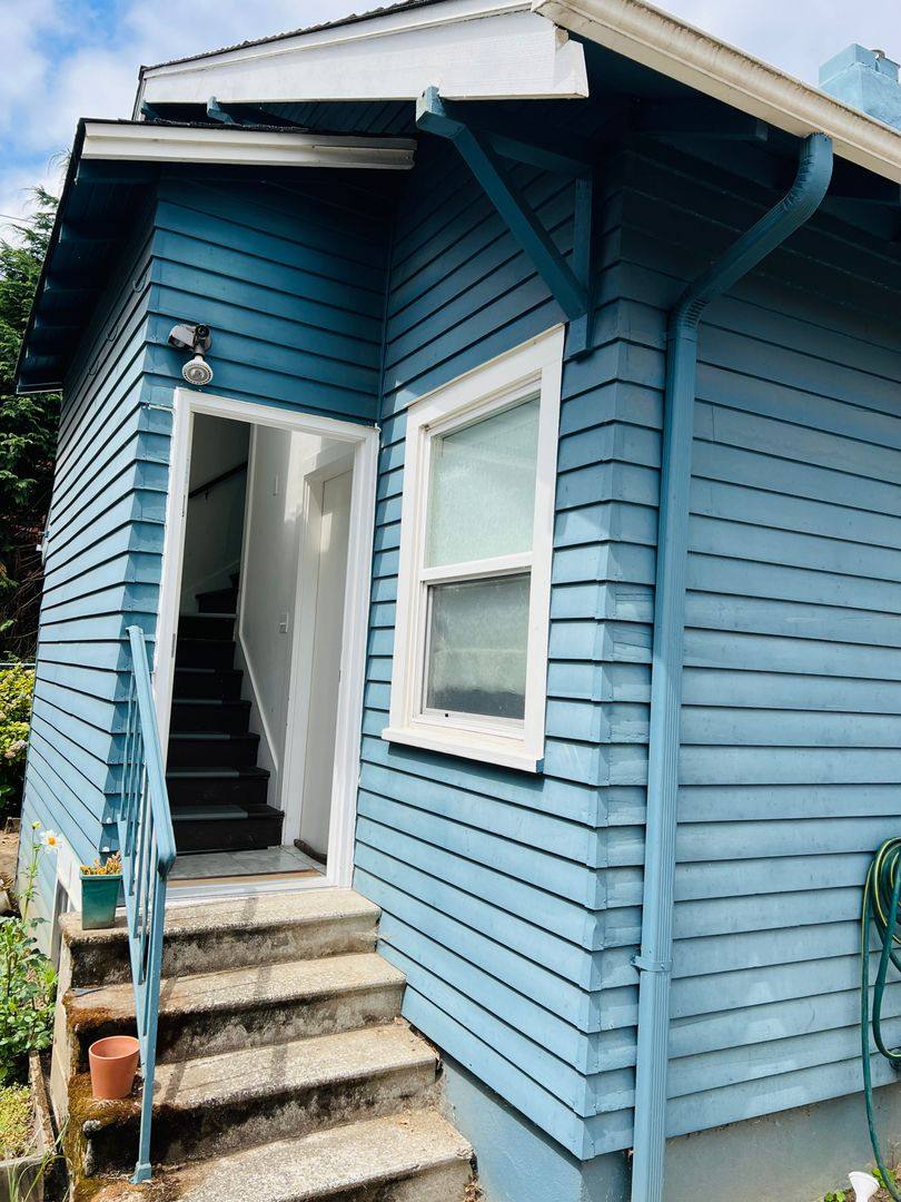 Apartment for rent at 3832-3834 N Albina Ave, Portland, OR 97227