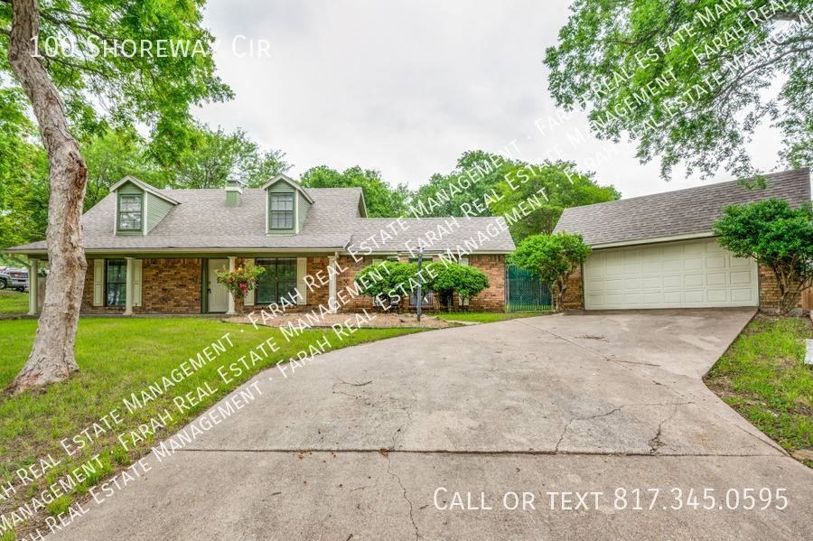 House for rent at 100 Shoreway Circle, Waxahachie, TX 75165