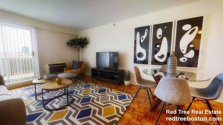 175 Freeman St #906, Brookline, MA 02446