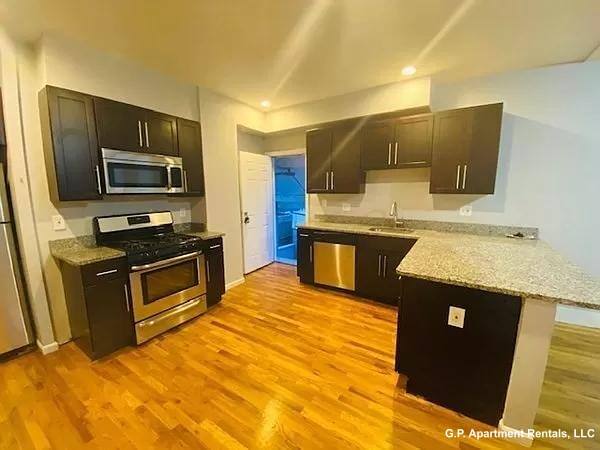 Apartment for rent at 39 Pinckney St #1, Somerville, MA 02145