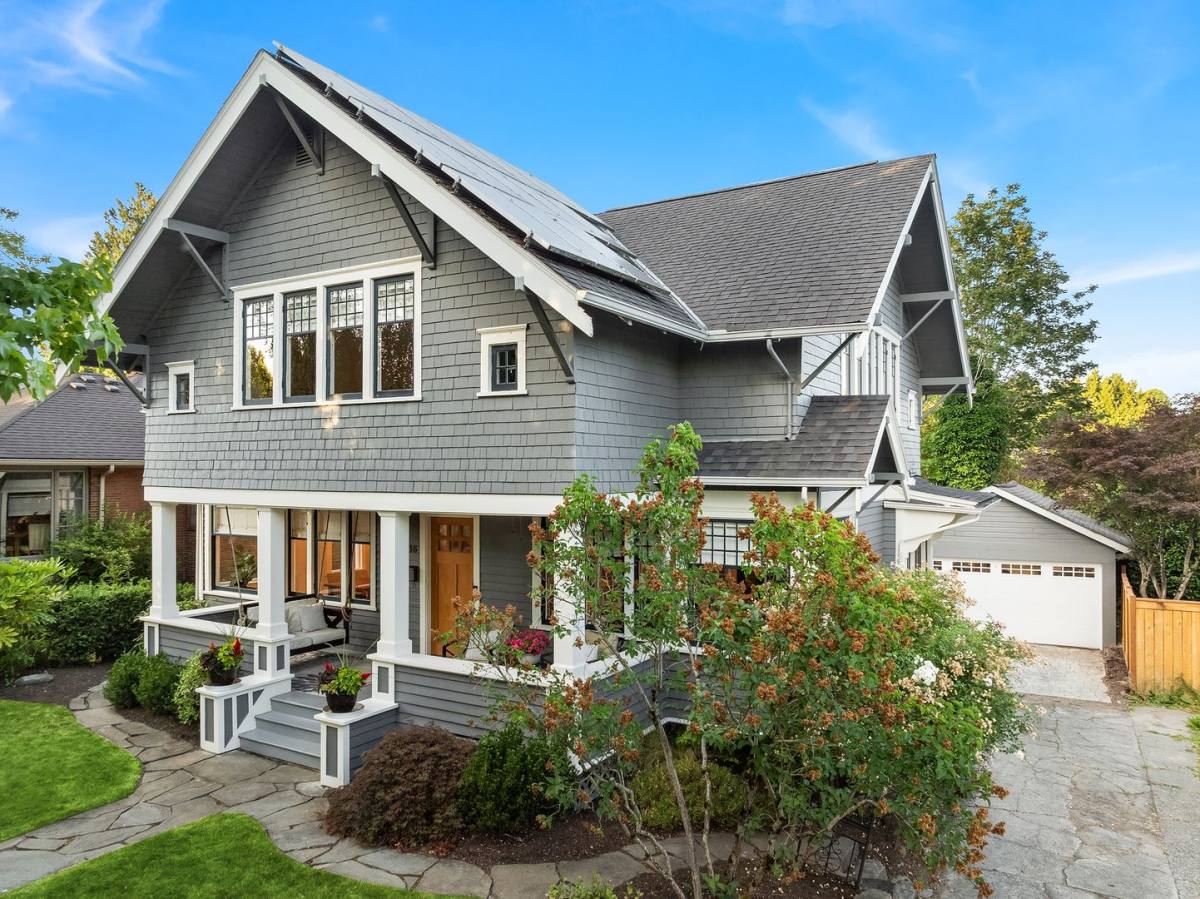 House for rent at 2836 32nd Ave S, Seattle, WA 98144