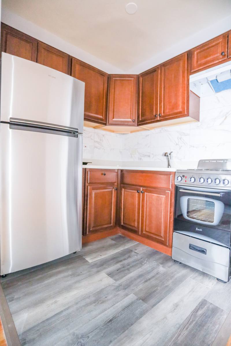 Apartment for rent at 6956 N Ashland #204, Chicago, IL 60626