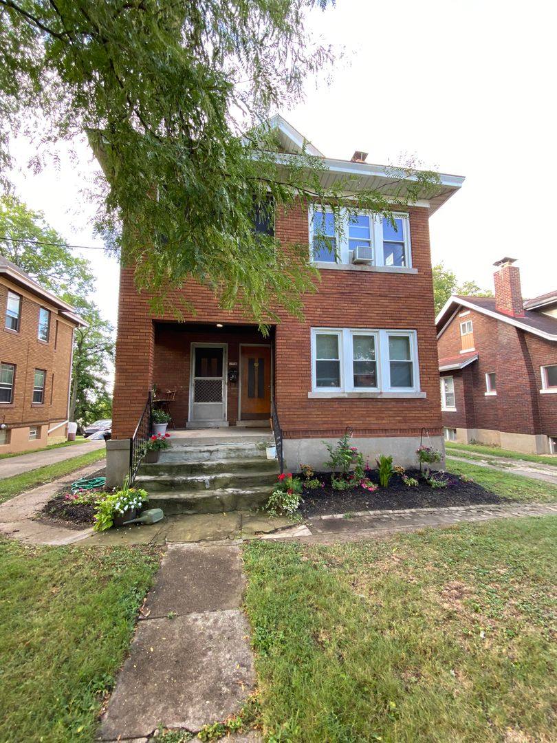 Apartment for rent at 4351 Ridgeview Ave, Cincinnati, OH 45238