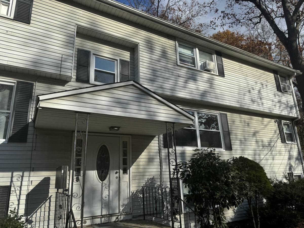 Apartment for rent at 8 Lanesboro Rd #1, Worcester, MA 01606