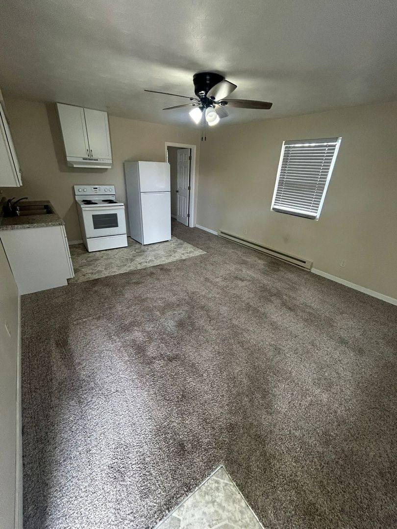 Apartment for rent at 502 E Washington, Clinton, IL 61727
