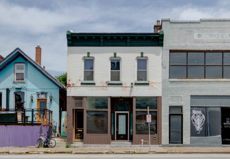 Apartment for rent at 612 W 3rd St, Davenport, IA 52801
