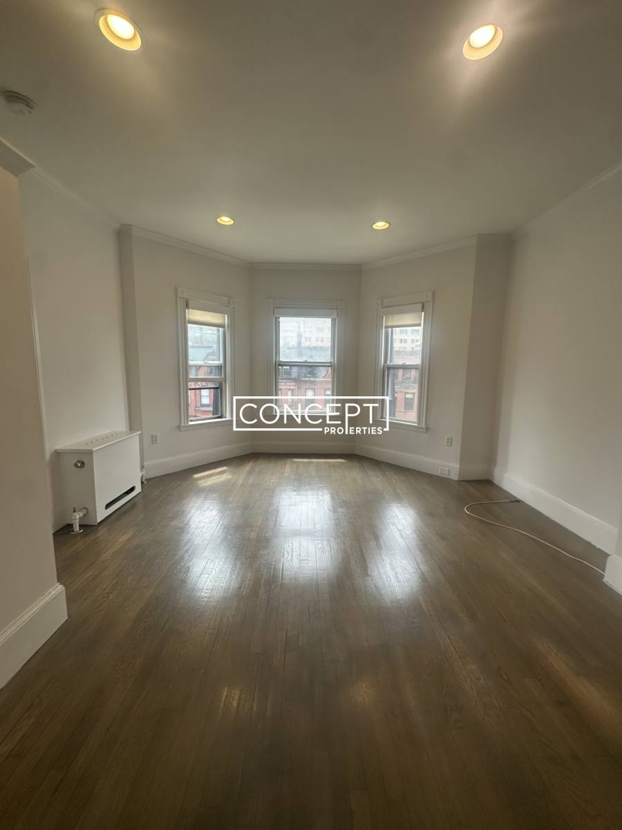 Apartment for rent at 225A Newbury St #4, Boston, MA 02116