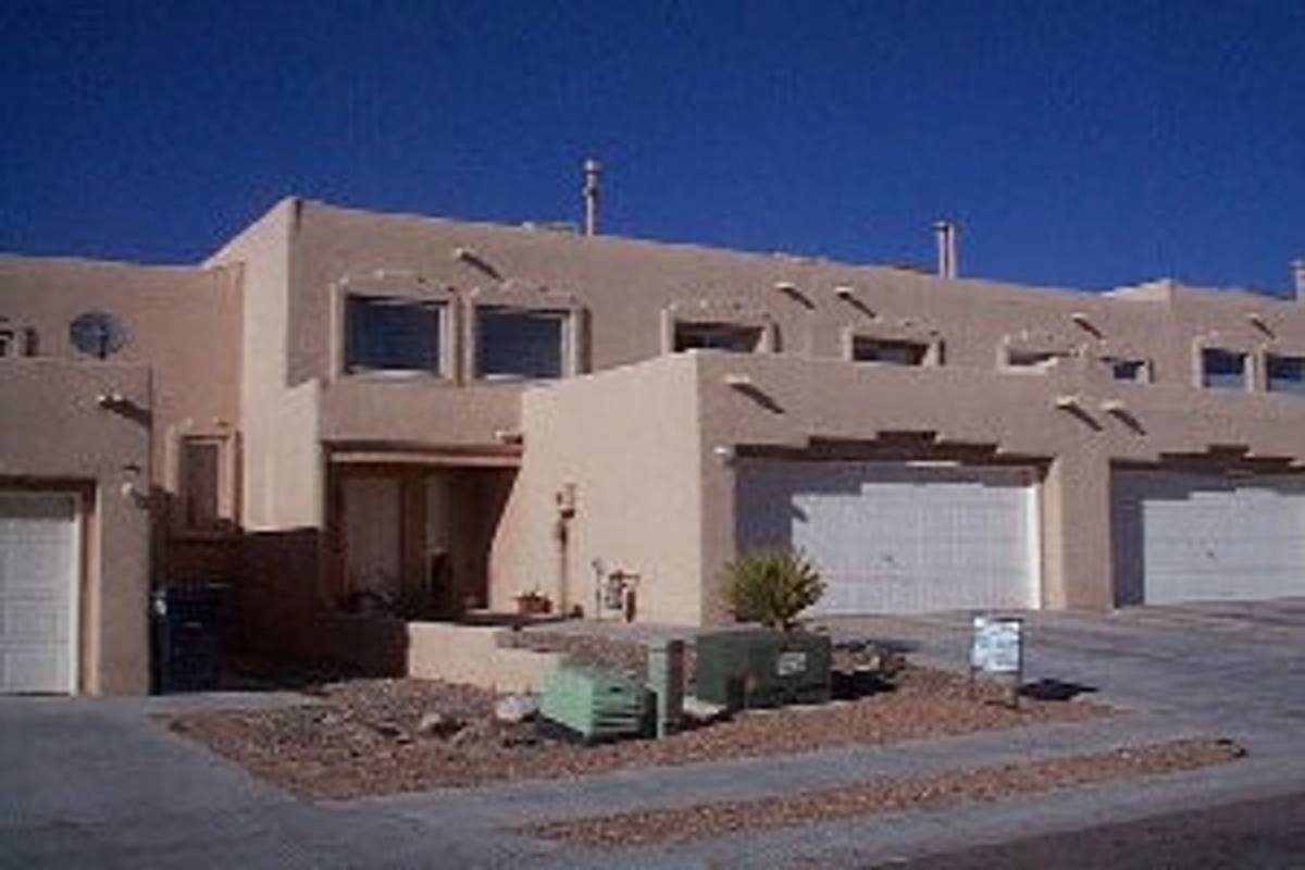 House for rent at 11243 Campo Del Oso NE, Albuquerque, NM 87123