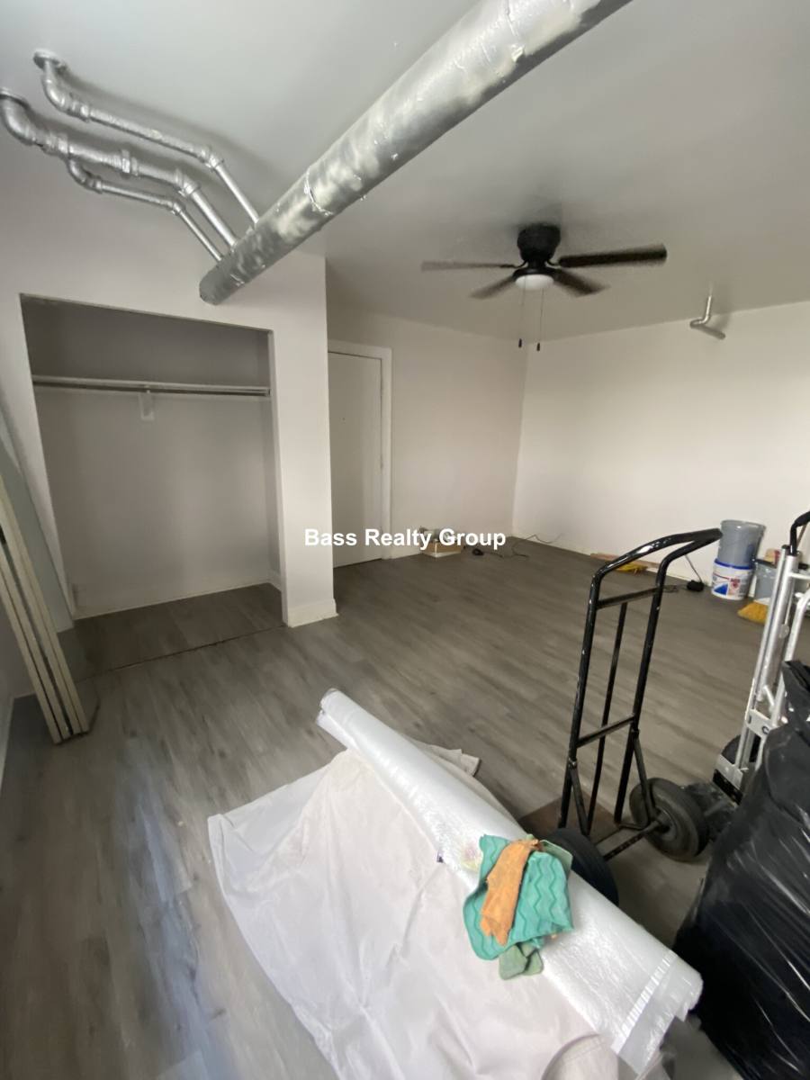 Apartment for rent at 5114 S Blackstone Ave #L2, Chicago, IL 60615