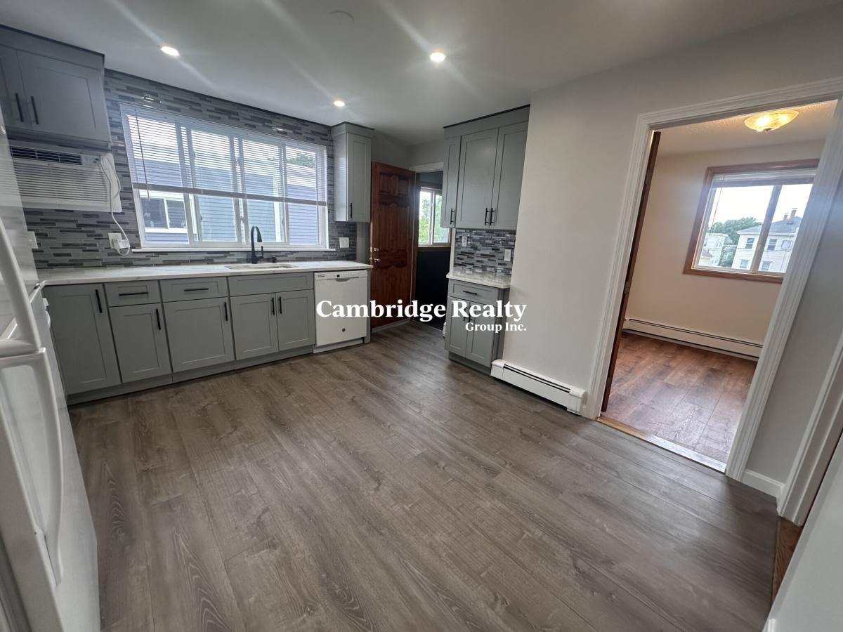 253A Elm St #3A, Cambridge, MA 02139