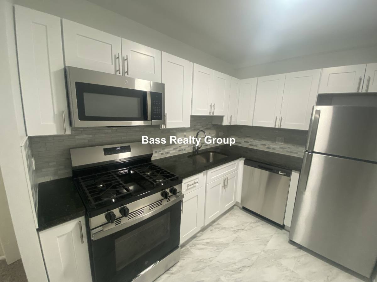 Apartment for rent at 8529 Lotus Ave #114, Skokie, IL 60077
