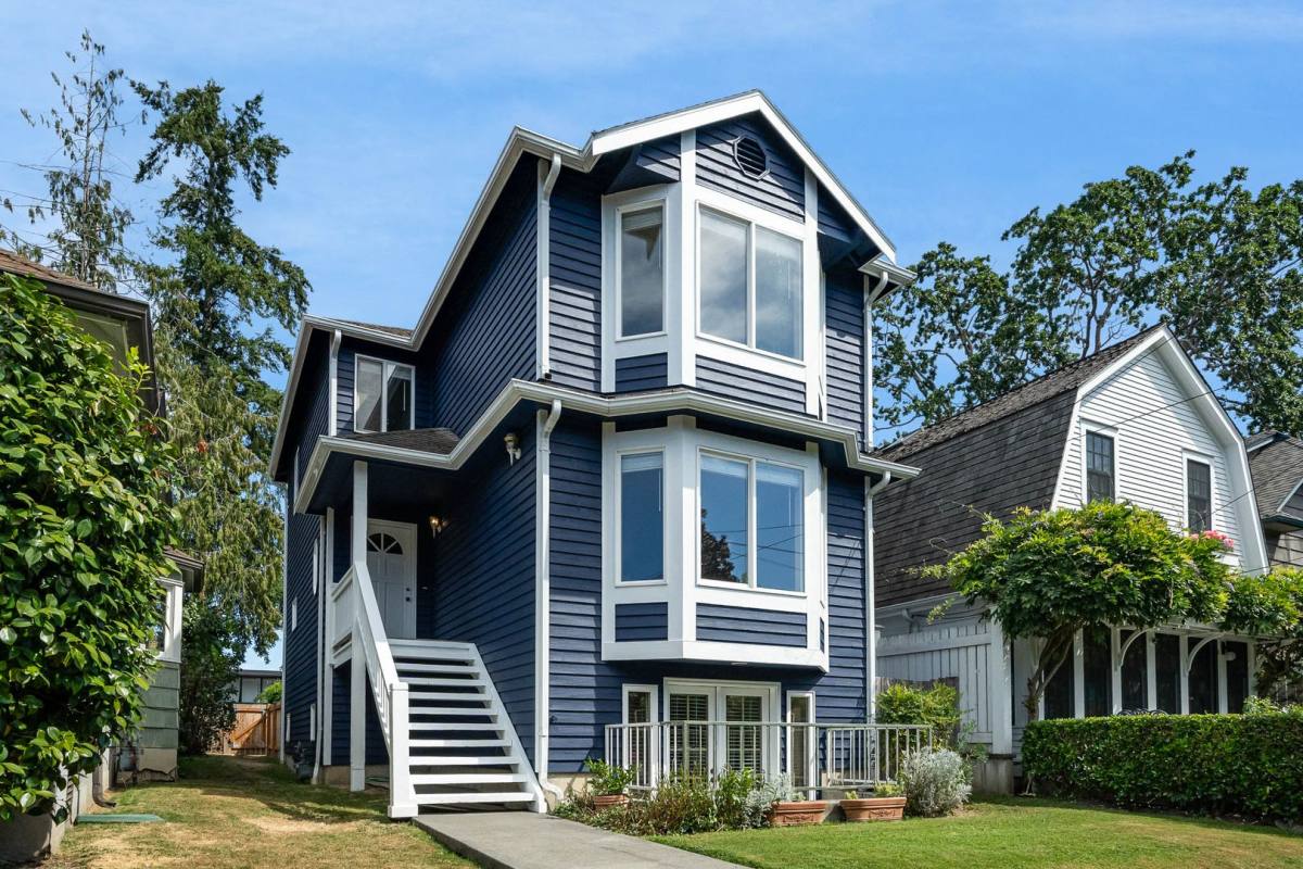 House for rent at 2006 42nd Ave E, Seattle, WA 98112
