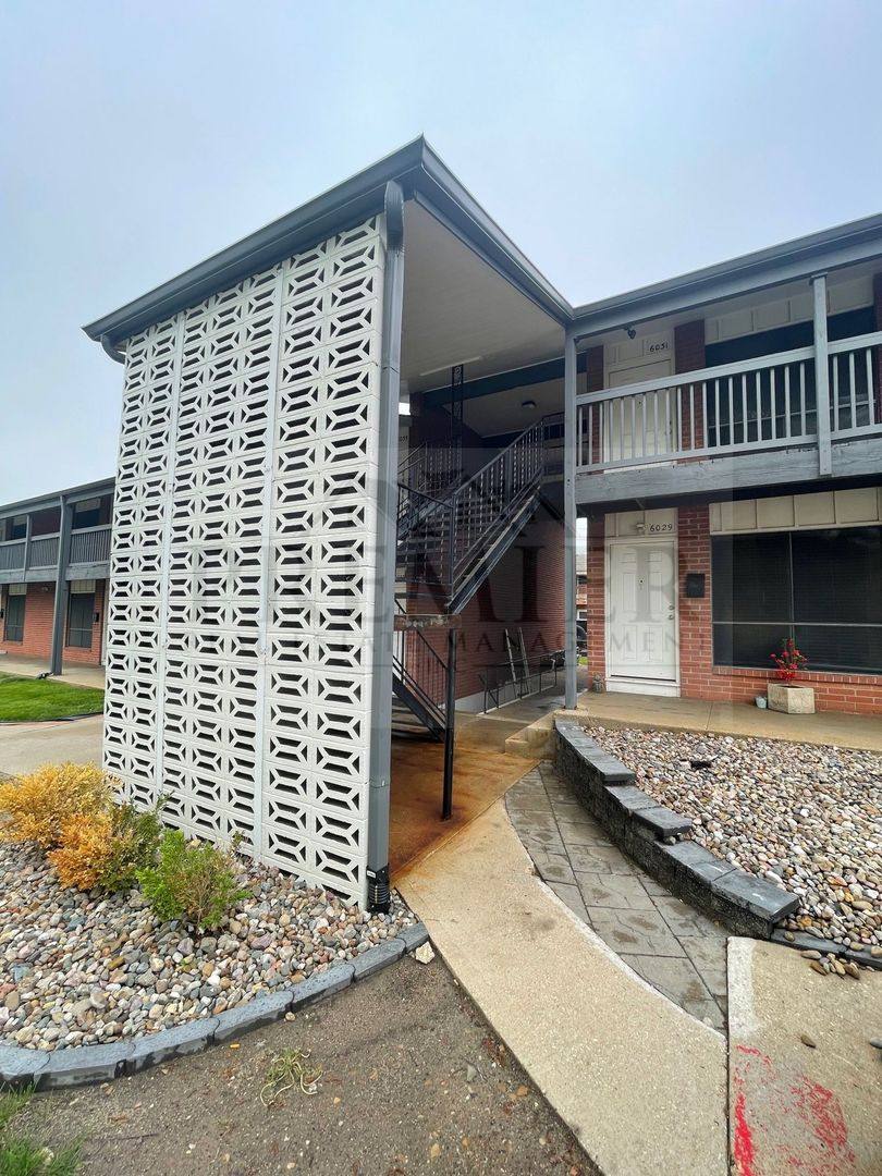Apartment for rent at 6055 Barton Dr, Shawnee, KS 66203