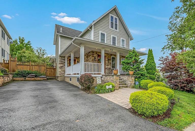 House for rent at 512 Center St, Scranton, PA 18512