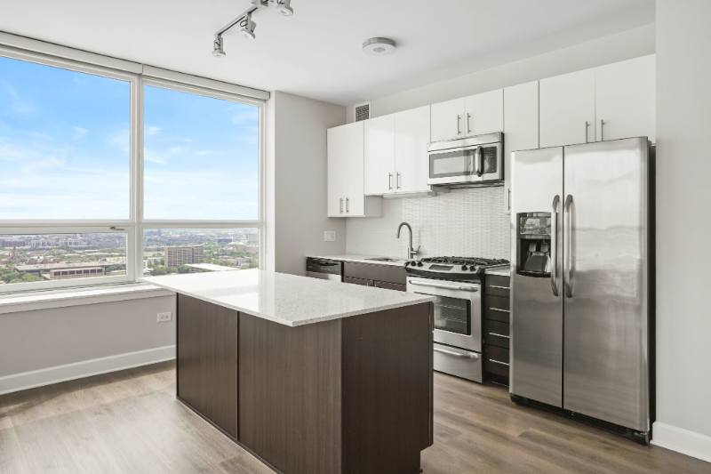 Apartment for rent at 771 W Adams St, Chicago, IL 60661