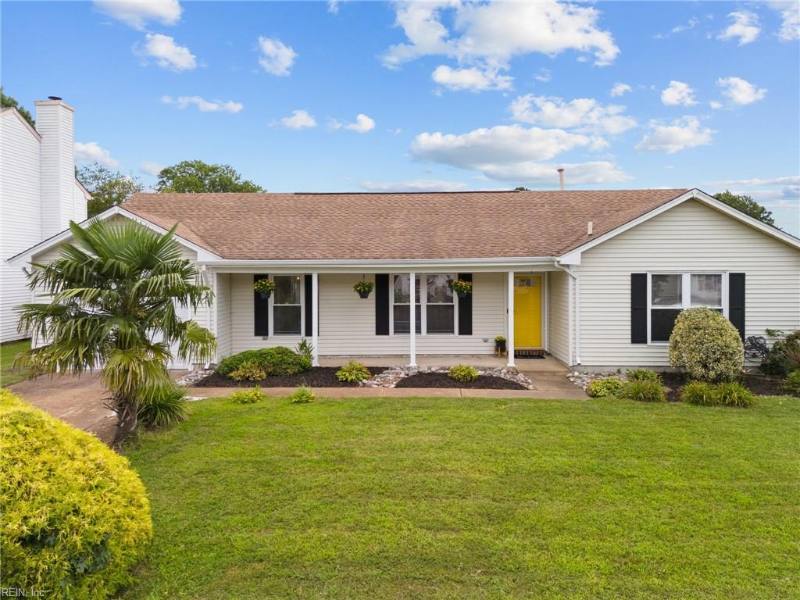House for rent at 1904 Rossini Dr, Virginia Beach, VA 23454