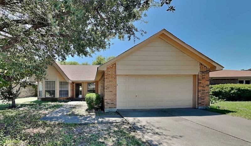 431 Rialto Way, Grand Prairie, TX 75052