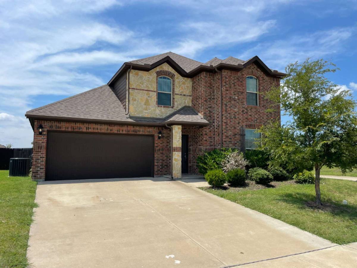 House for rent at 281 Giddings Trail, Forney, TX 75126