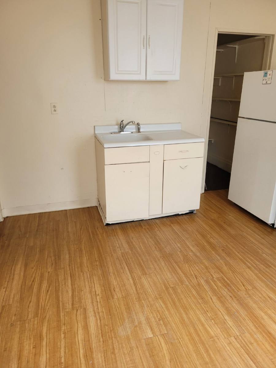 Apartment for rent at 984 Jefferson Ave #10, Washington, PA 15301