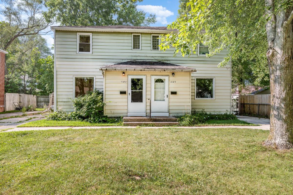 Townhouse for rent at 1001 Elizabeth St, Midland, MI 48640
