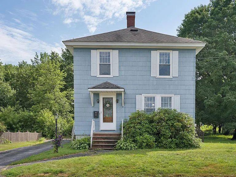Apartment for rent at 15 Huston Ave, Auburn, ME 04210