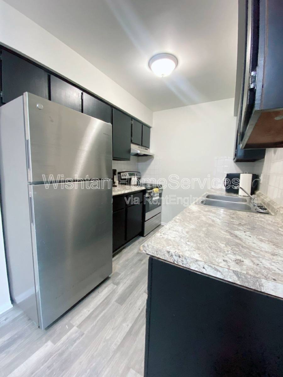 Apartment for rent at 203 Charleston Blvd #2, Macomb, IL 61455