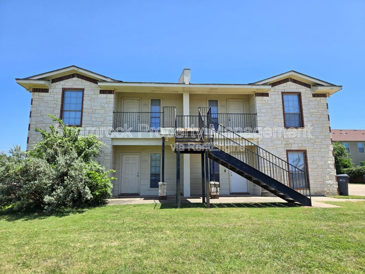 Apartment for rent at 2230 Breezy Dr, Woodway, TX 76712