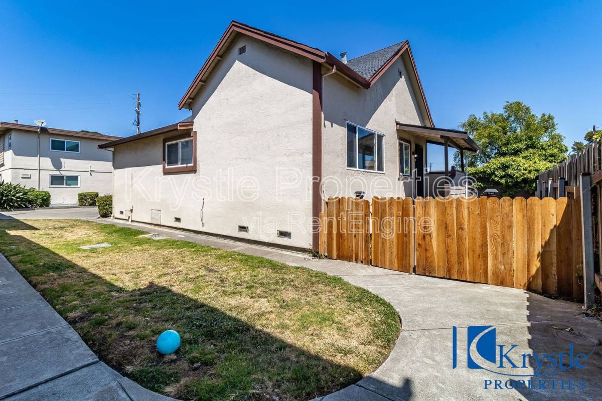 House for rent at 1908 Solano Ave, Vallejo, CA 94590