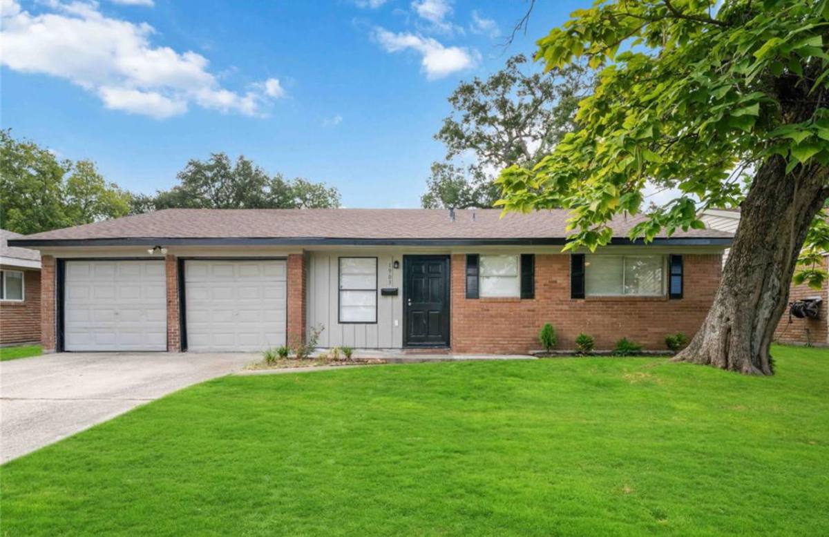 House for rent at 1903 Scarborough Lane, Pasadena, TX 77502