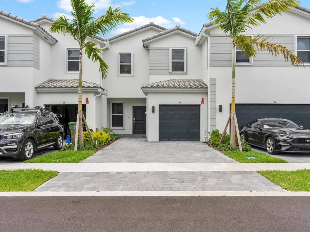 Townhouse for rent at 106 SW 184th Ave, Hollywood, FL 33029