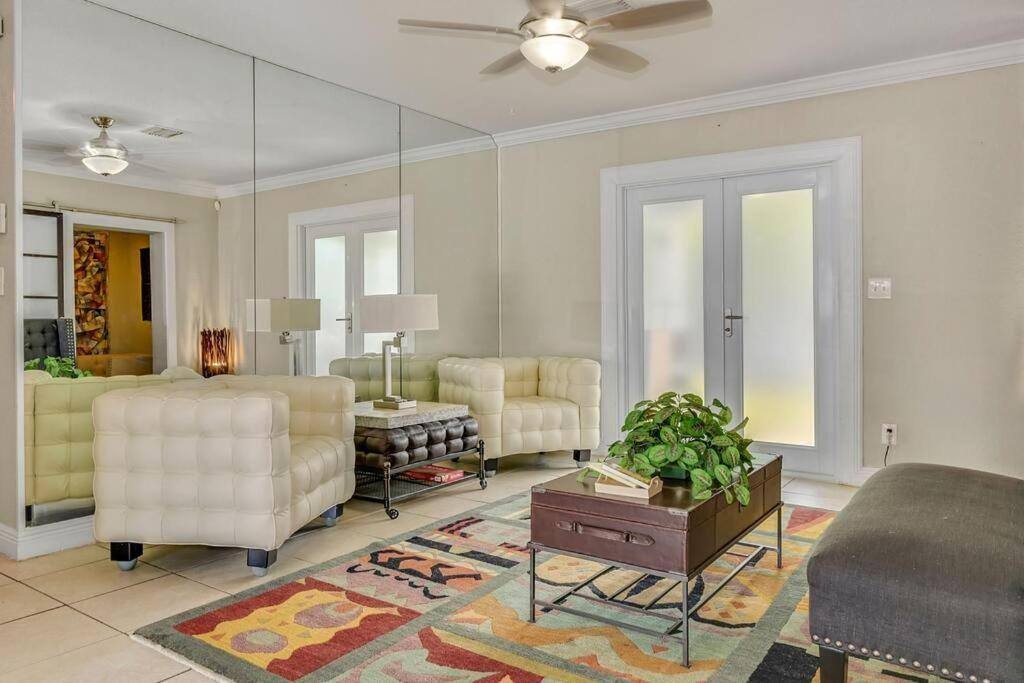 House for rent at 3321 SW 32 Ave, Hollywood, FL 33023
