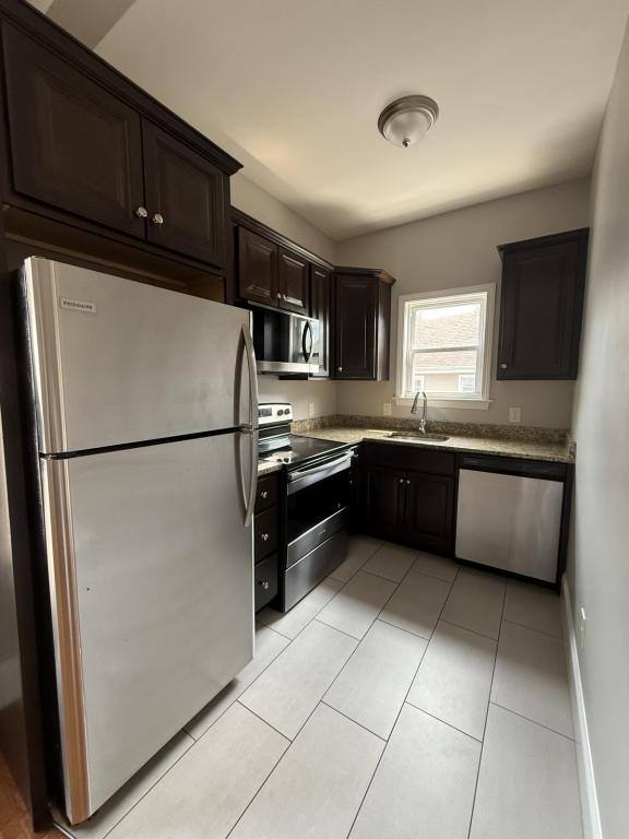 Apartment for rent at 1033 N Main St, Fall River, MA 02720