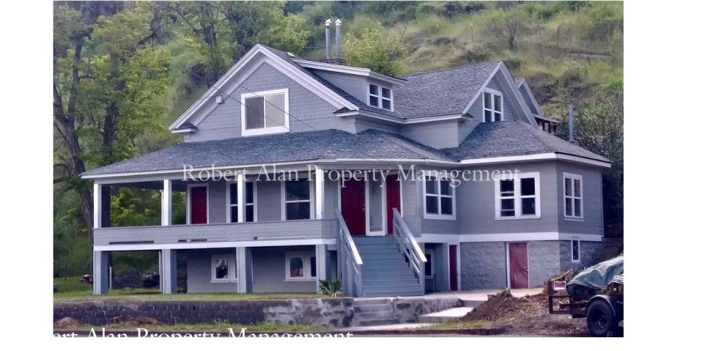 Apartment for rent at 416 SW Hailey Ave #4, Pendleton, OR 97801