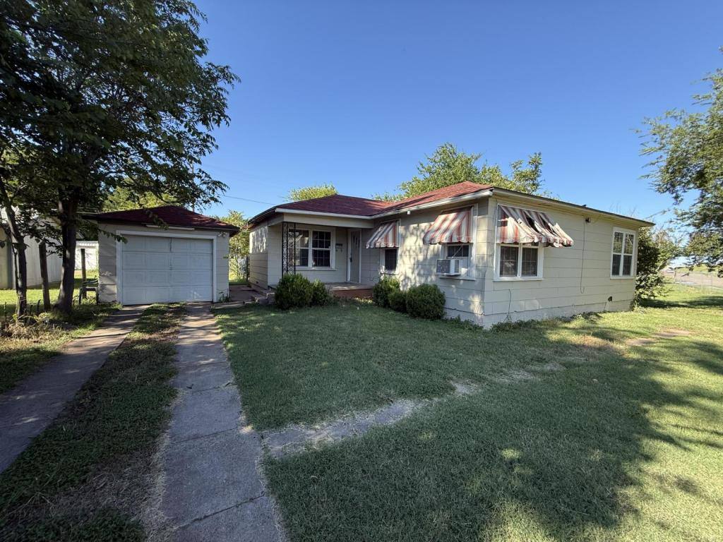 House for rent at 1820 Kell W Blvd, Wichita Falls, TX 76301