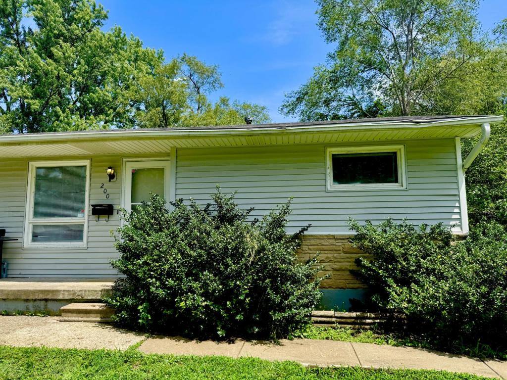 Townhouse for rent at 200 NW 22nd St, Blue Springs, MO 64015