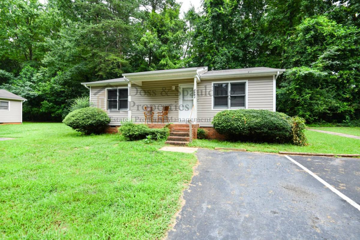 House for rent at 2002 Hummingbird Court, High Point, NC 27265
