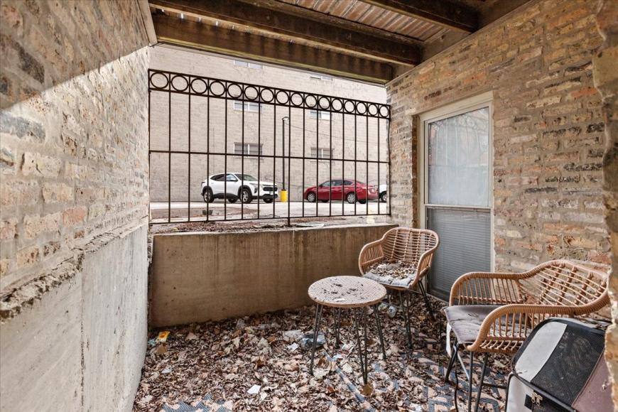 Apartment for rent at 1431 W Cortez St #1F, Chicago, IL 60642