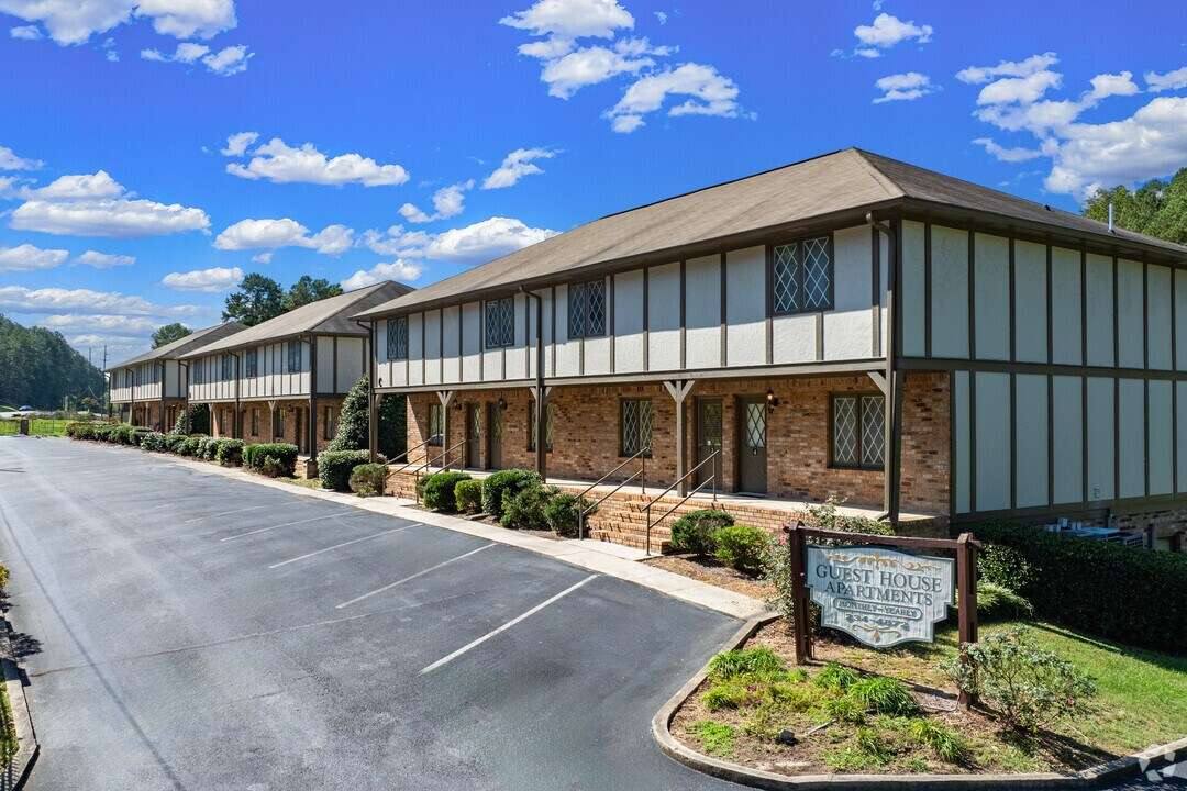 Apartment for rent at Guest House, 48 Chateau Dr SE, Rome, GA 30161