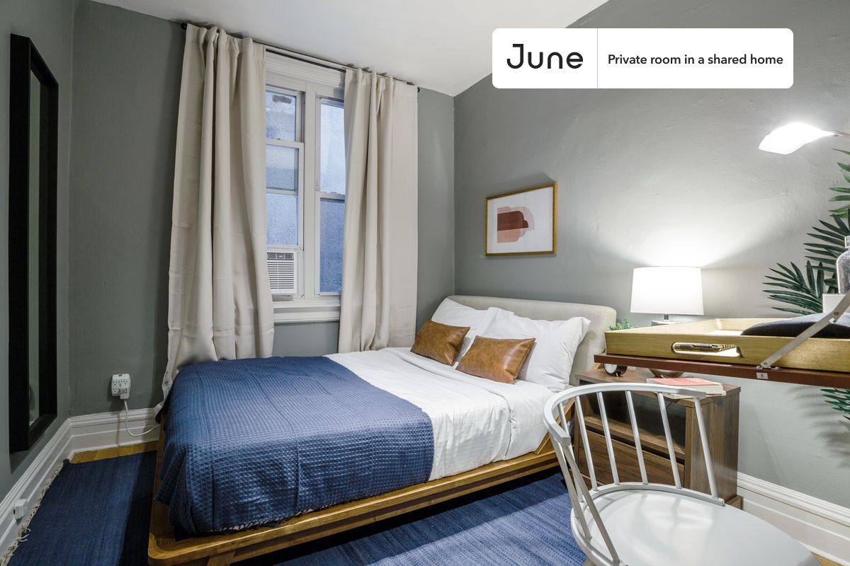 400 W 20th St, New York, NY 10011