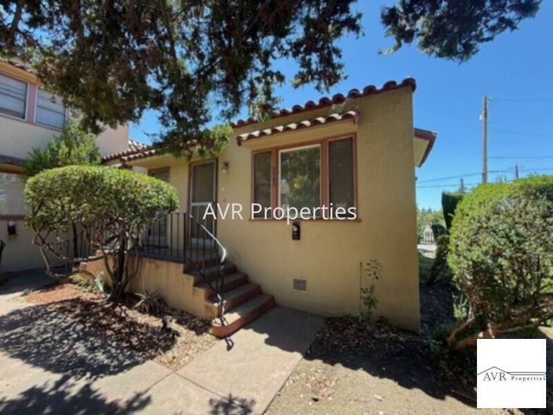 Apartment for rent at 2543 College Ave, Livermore, CA 94550