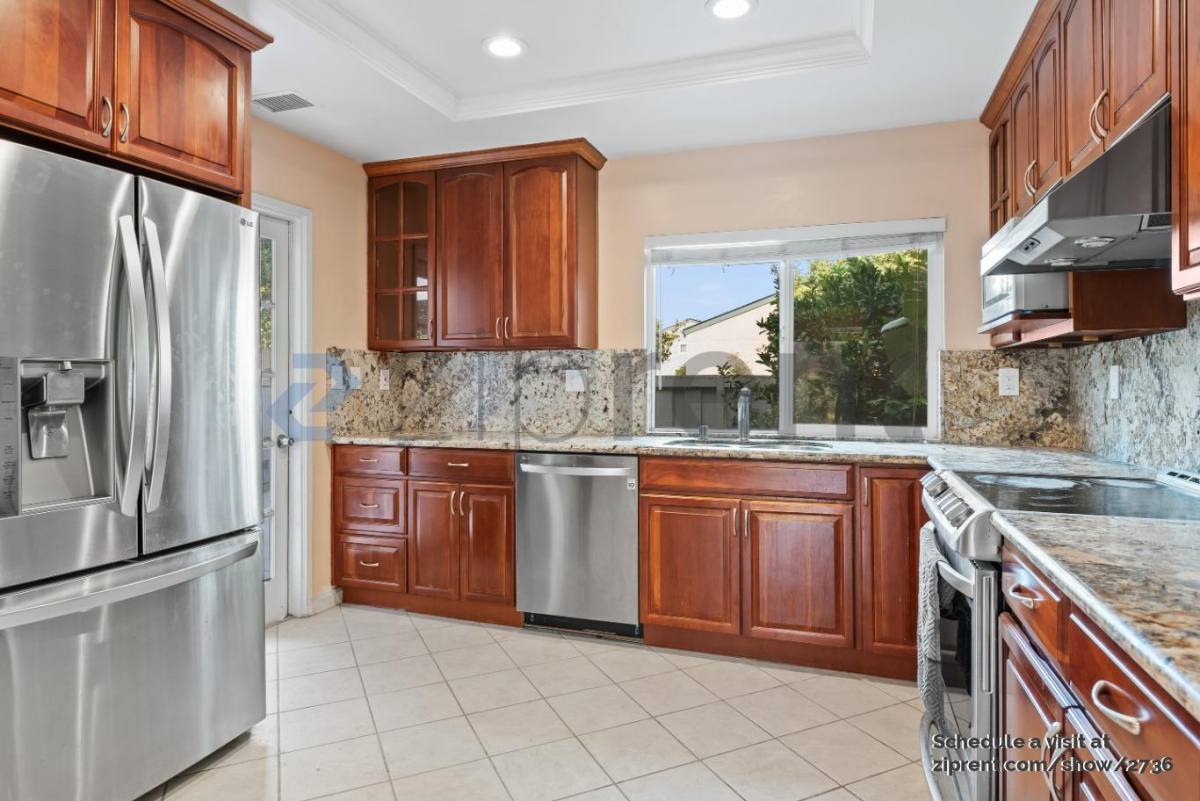 Townhouse for rent at 644 Celestial Lane, San Mateo, CA 94404