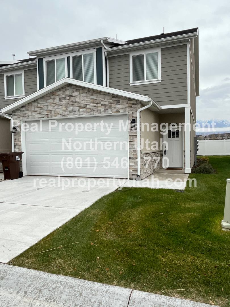 Townhouse for rent at 3400 S Hazel Ave, Ogden, UT 84401
