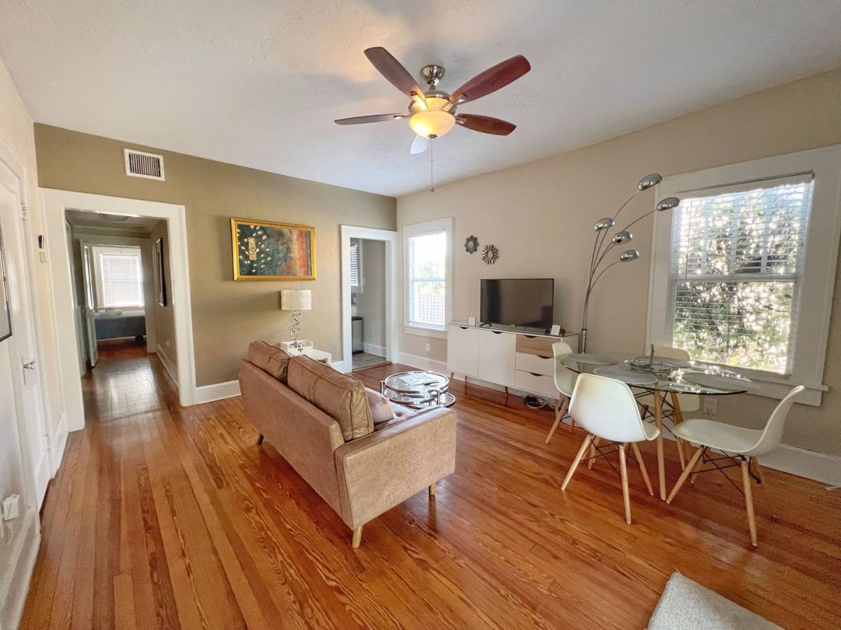 Apartment for rent at 8334 Diagonal Rd N St, Saint Petersburg, FL 33702