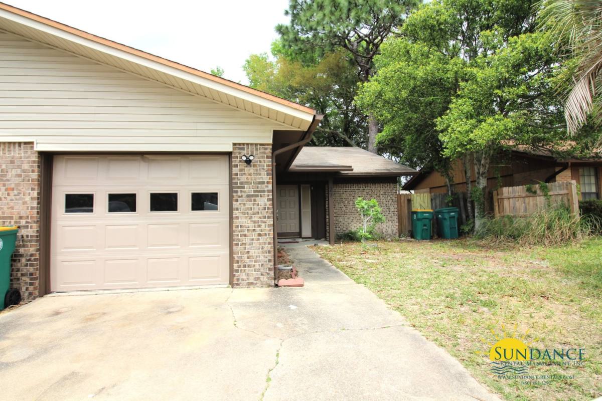 Townhouse for rent at 27 12th Ave, Shalimar, FL 32579