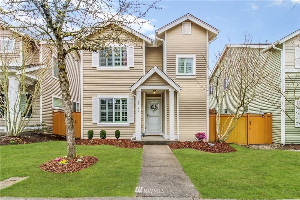 House for rent at 6511 Douglas Ave SE, Snoqualmie, WA 98065