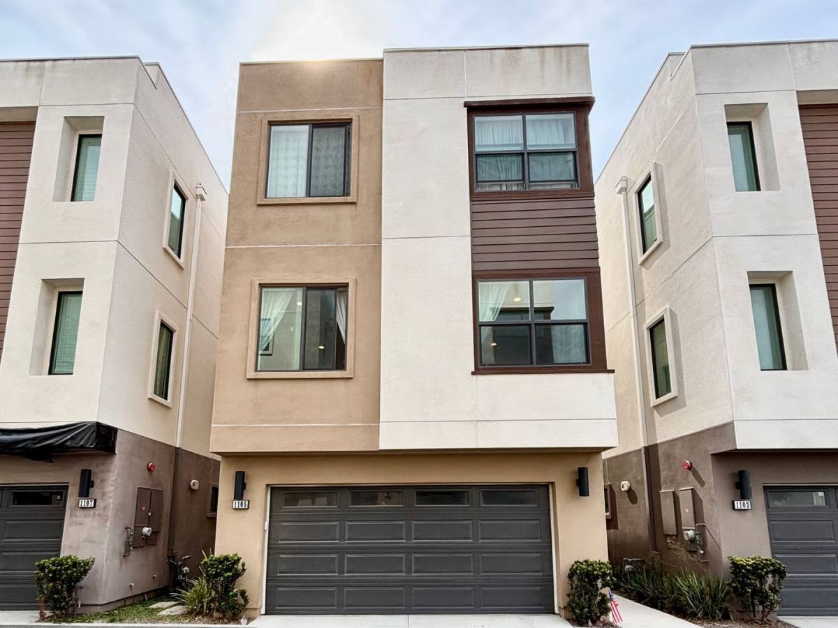 House for rent at 1105 Canal St, Oxnard, CA 93035